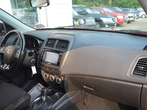 Used 2017 Mitsubishi Outlander Sport ES AWD/4WD image 29