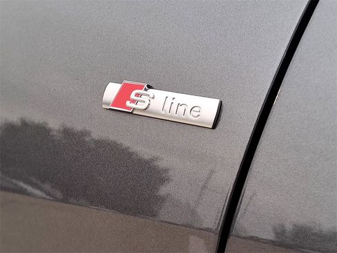 Used 2023 Audi Q8 Premium Plus w/ Premium Plus Package image 21