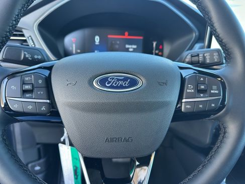 New 2025 Ford Escape SE image 13