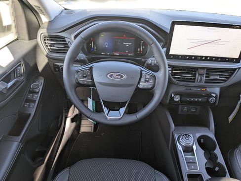 New 2024 Ford Escape SE image 18