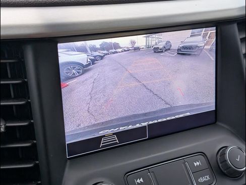 Used 2021 GMC Acadia SLE w/ Driver Convenience Package image 18