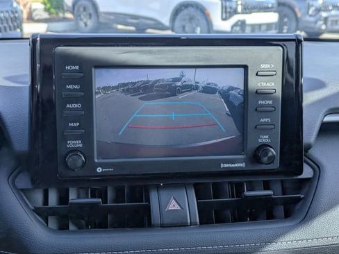 Used 2020 Toyota RAV4 LE FWD image 21