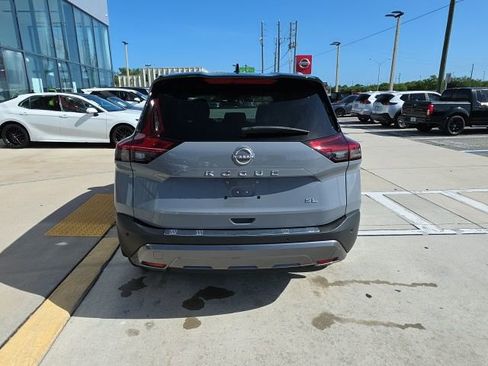 Used 2023 Nissan Rogue SL FWD image 5