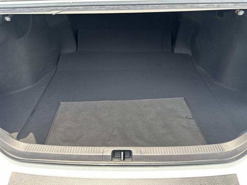 Used 2018 Toyota Camry SE w/ Convenience Package FWD image 7