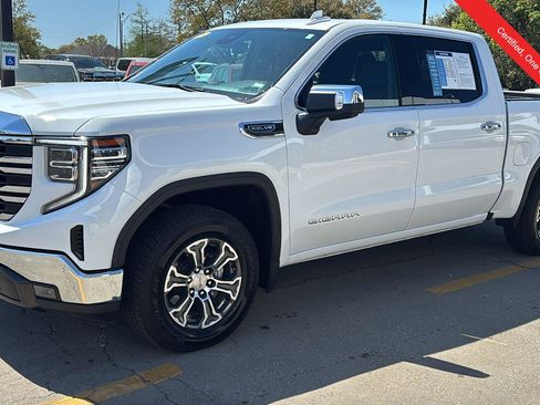 Certified 2025 GMC Sierra 1500 SLT image 3
