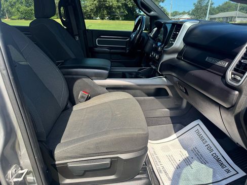 Used 2022 RAM 2500 Big Horn w/ Night Edition AWD/4WD image 11
