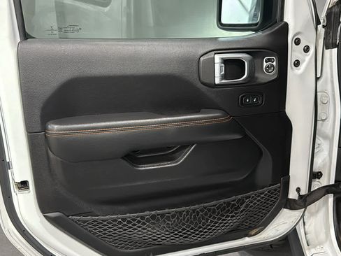 Used 2022 Jeep Gladiator Mojave w/ LED Lighting Group AWD/4WD image 9
