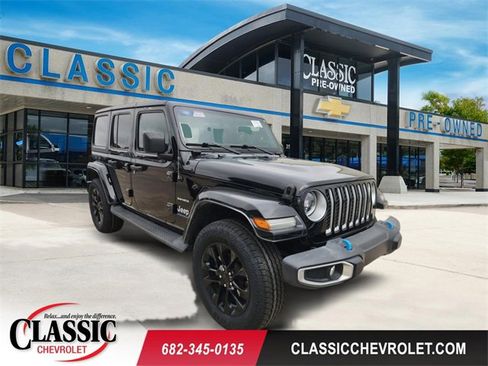 Used 2023 Jeep Wrangler Unlimited Sahara AWD/4WD image 1