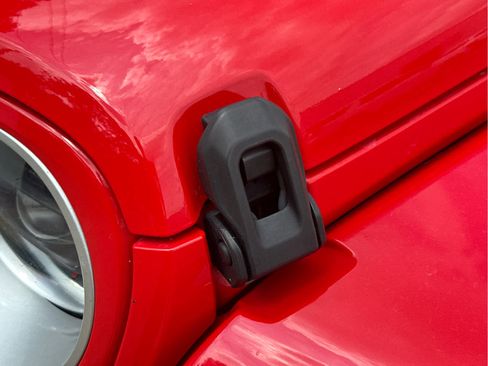 Used 2024 Jeep Wrangler Sahara image 12