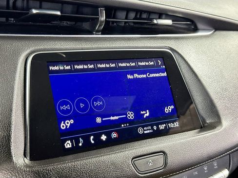 Used 2022 Cadillac XT4 Luxury w/ LPO, ONYX Package AWD/4WD image 23