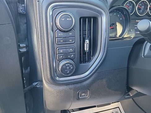 Used 2020 Chevrolet Silverado 1500 LT Trail Boss image 7