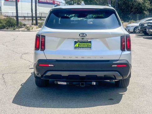 Used 2021 Kia Sorento S w/ Panoramic Sunroof Package AWD/4WD image 7