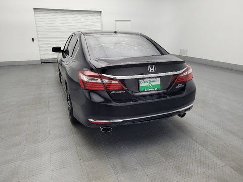 Used 2016 Honda Accord Touring image 6