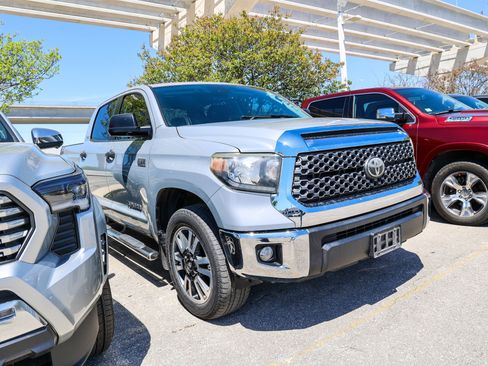 Used 2020 Toyota Tundra SR5 w/ SR5 Leather Package image 6