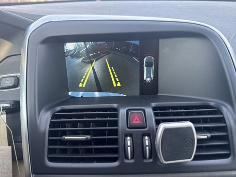 Used 2015 Volvo XC60 T6 image 16