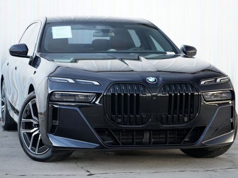 Used 2023 BMW 760i xDrive 760i xDrive image 4