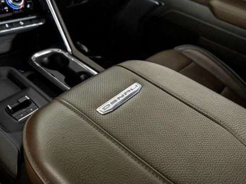 Used 2025 GMC Sierra 3500 Denali w/ Denali Reserve Package image 37