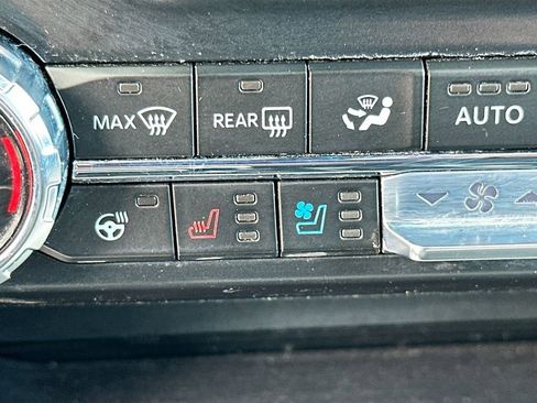 Used 2023 Ford F150 Lariat w/ Equipment Group 502A High image 21