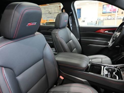 New 2026 Chevrolet Traverse Z71 w/ Enhanced Driving Package image 8