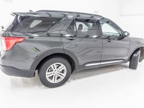 Used 2022 Ford Explorer XLT AWD/4WD image 8