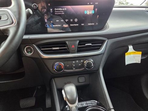 Used 2024 Buick Encore GX Preferred FWD image 28