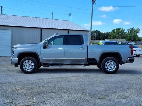 Used 2024 Chevrolet Silverado 3500 High Country AWD/4WD image 15
