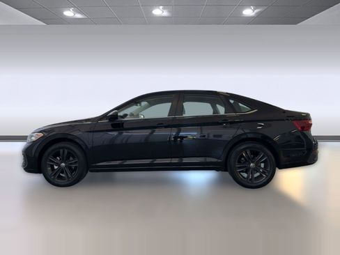 Used 2023 Volkswagen Jetta SE w/ Black Wheel Package image 2