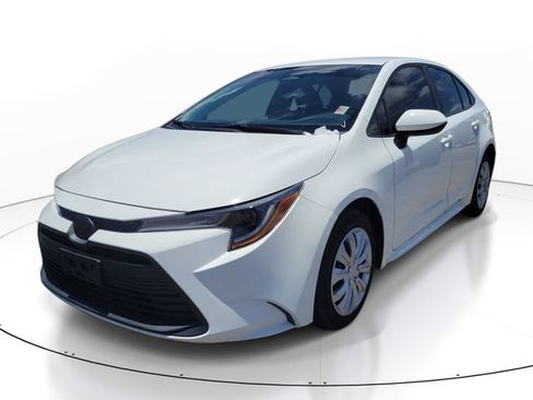 Used 2023 Toyota Corolla LE FWD image 4