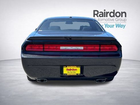 Used 2009 Dodge Challenger R/T w/ Sound Group RWD image 5