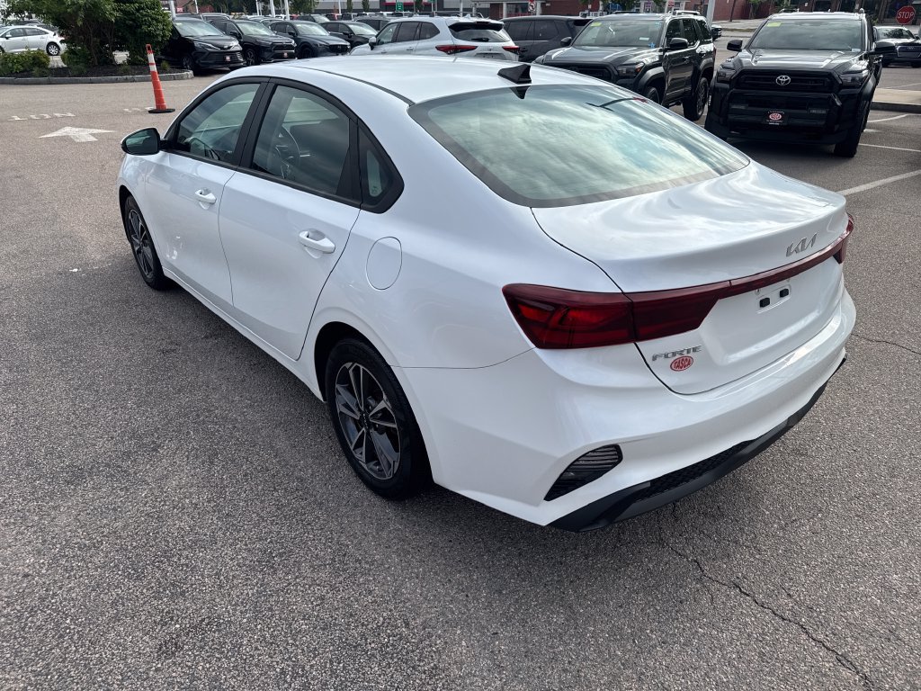Used 2024 Kia Forte LXS w/ LXS Technology Package FWD image 5