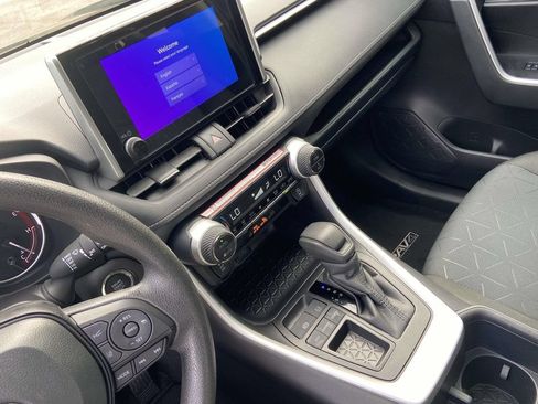 Used 2025 Toyota RAV4 XLE w/ Convenience Package FWD image 27