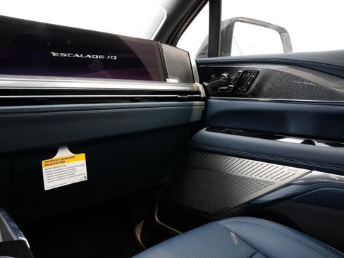 New 2025 Cadillac Escalade IQ Sport 2 AWD/4WD image 80