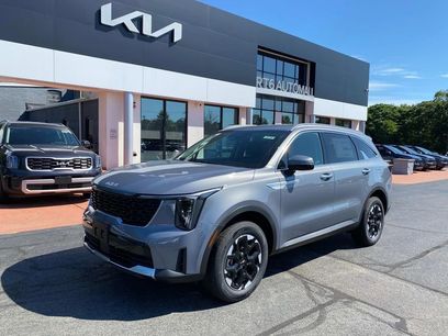 New 2025 Kia Sorento S