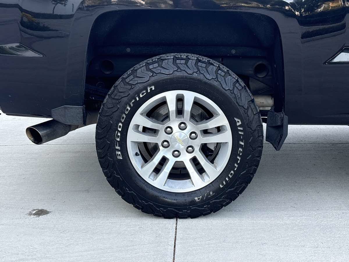 Used 2017 Chevrolet Silverado 1500 LT w/ All Star Edition RWD image 9