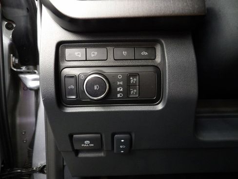 Used 2023 Ford F450 Platinum w/ FX4 Off-Road Package AWD/4WD image 52