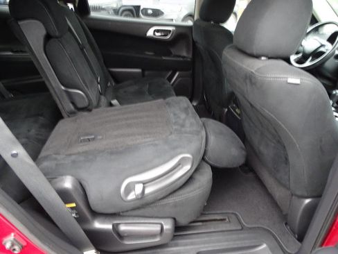 Used 2015 Nissan Pathfinder SV image 36
