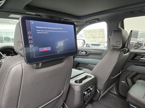 New 2025 GMC Yukon AT4 w/ AT4 Premium Plus Package image 10