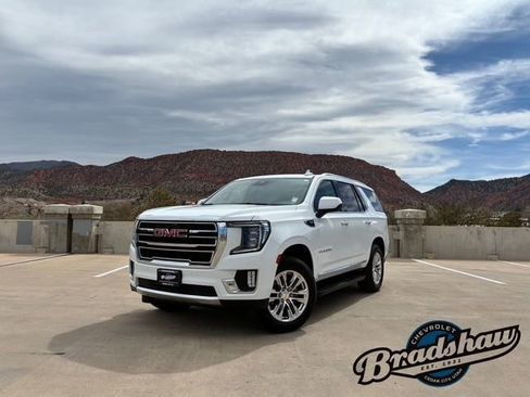 Used 2024 GMC Yukon SLT AWD/4WD image 1