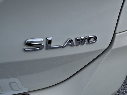 Used 2018 Nissan Rogue SL w/ Premium Package image 32