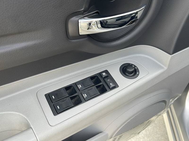 Used 2006 Dodge Magnum SRT8 RWD image 30