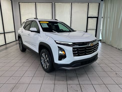 Certified 2025 Chevrolet Equinox LT w/ Safety and Technology Package FWD image 2