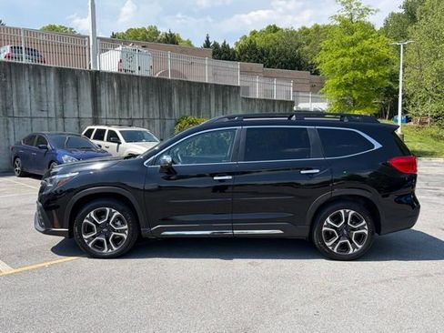 Used 2023 Subaru Ascent Touring AWD/4WD image 2