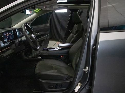 Used 2024 Nissan Ariya EVOLVE+ e-4ORCE image 26