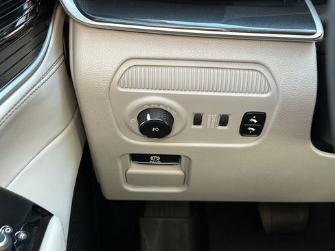 Used 2022 Jeep Wagoneer Series I w/ Premium Group I image 29