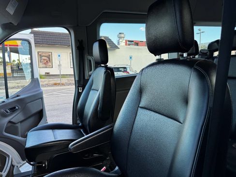 Used 2023 Ford Transit 350 XL image 31