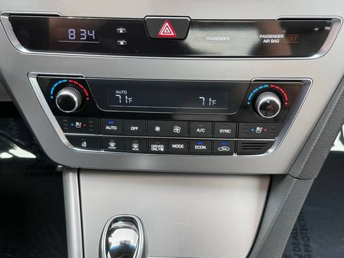Used 2016 Hyundai Sonata Limited FWD image 38