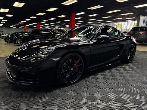 Used 2018 Porsche 718 Cayman GTS image 7