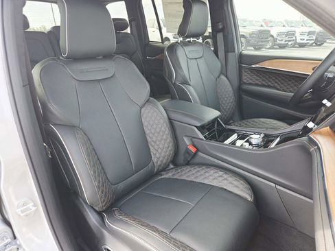 New 2026 Jeep Grand Cherokee Summit image 16