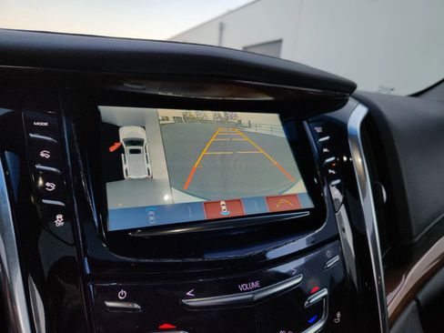 Used 2017 Cadillac Escalade Luxury image 15