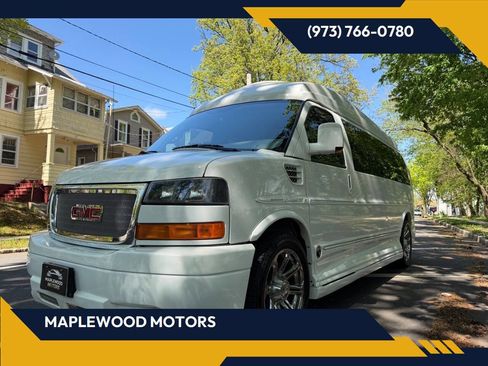 Used 2013 GMC Savana 2500 Extended RWD image 1